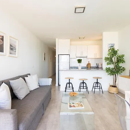 Home2book Dream Haven Pool&terrace 아데제