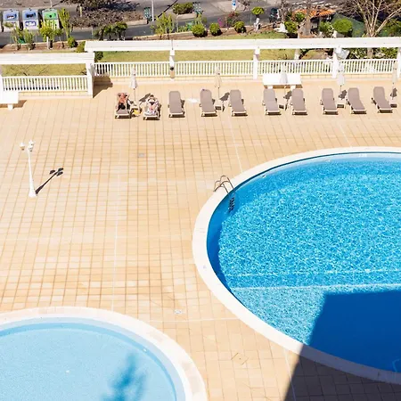 아파트 Home2book Dream Haven Pool&terrace 아데제